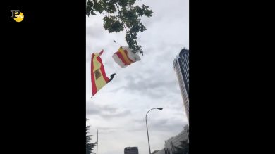 Spagna, paracadutista dell’esercito centra un lampione