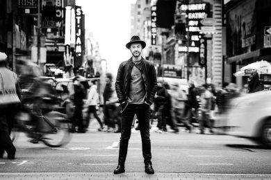 Joe Bastianich: quando imbraccio la chitarra volo su un altro pianeta