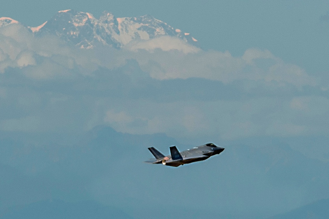 F-35: storia e foto del “Lightning II”