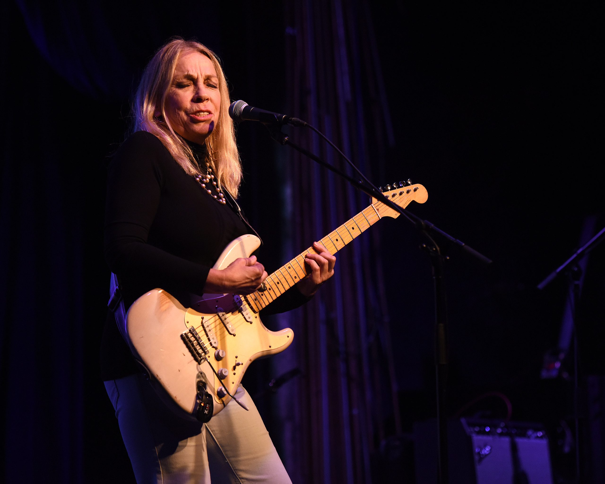 Rickie Lee Jones: la musa di Tom Waits celebra la grande canzone Usa Rickie Lee Jones: la musa di Tom Waits celebra la grande canzone Usa