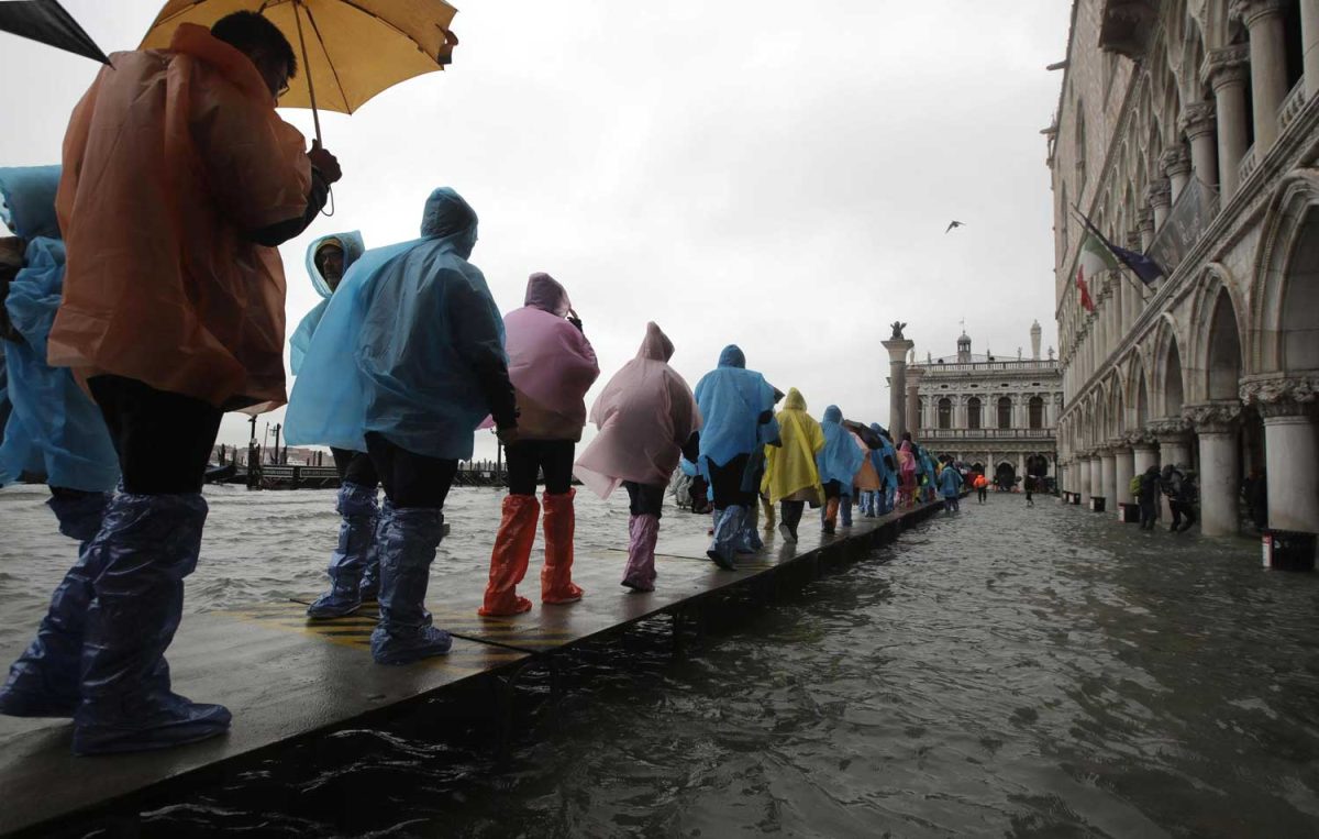Galleria foto 'Acqua alta a Venezia | foto' - foto 7
