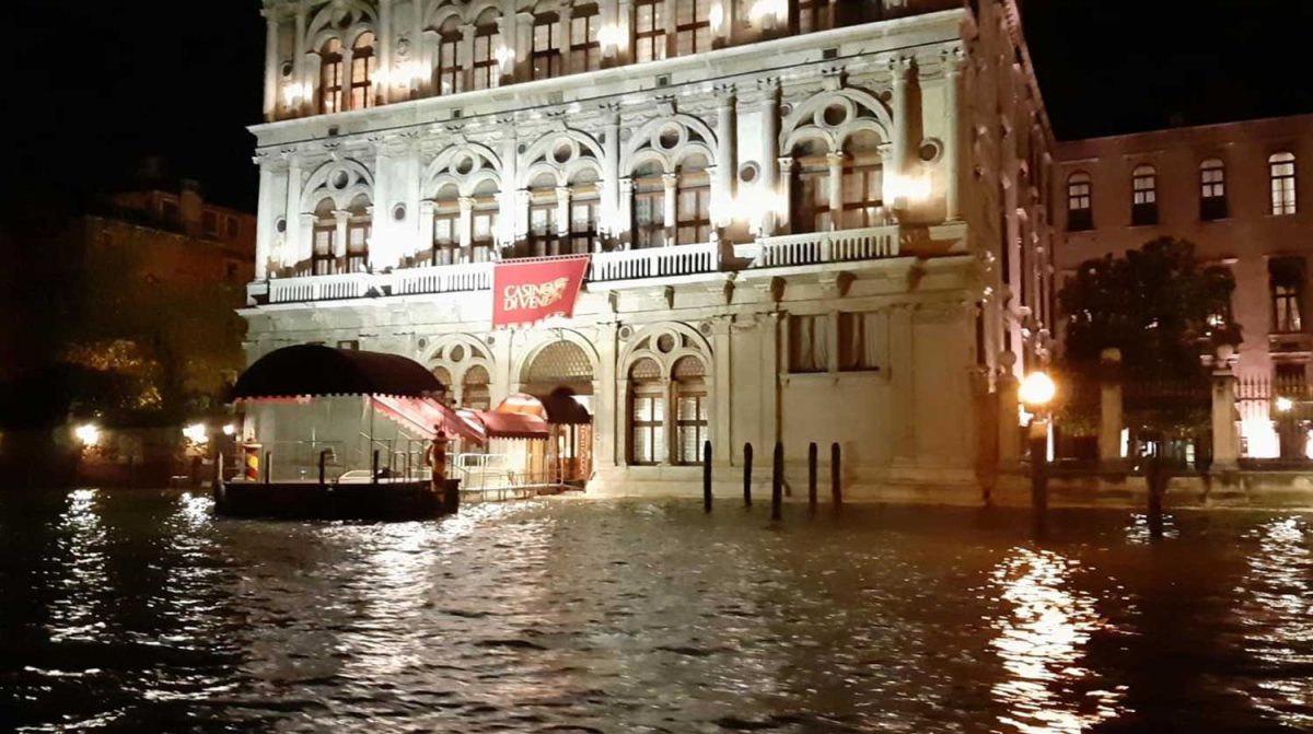 Galleria foto 'Acqua alta a Venezia | foto' - foto 8