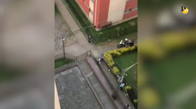 Cile: corre come Forrest Gump e sfugge a cinque poliziotti in moto