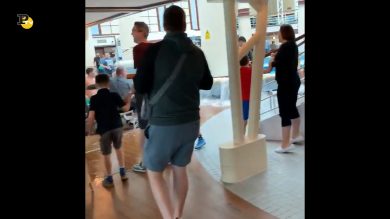 Allagamento in crociera, l’acqua invade il ristorante