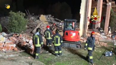 Esplosione in cascina dell’Alessandrino, morti tre vigili del fuoco