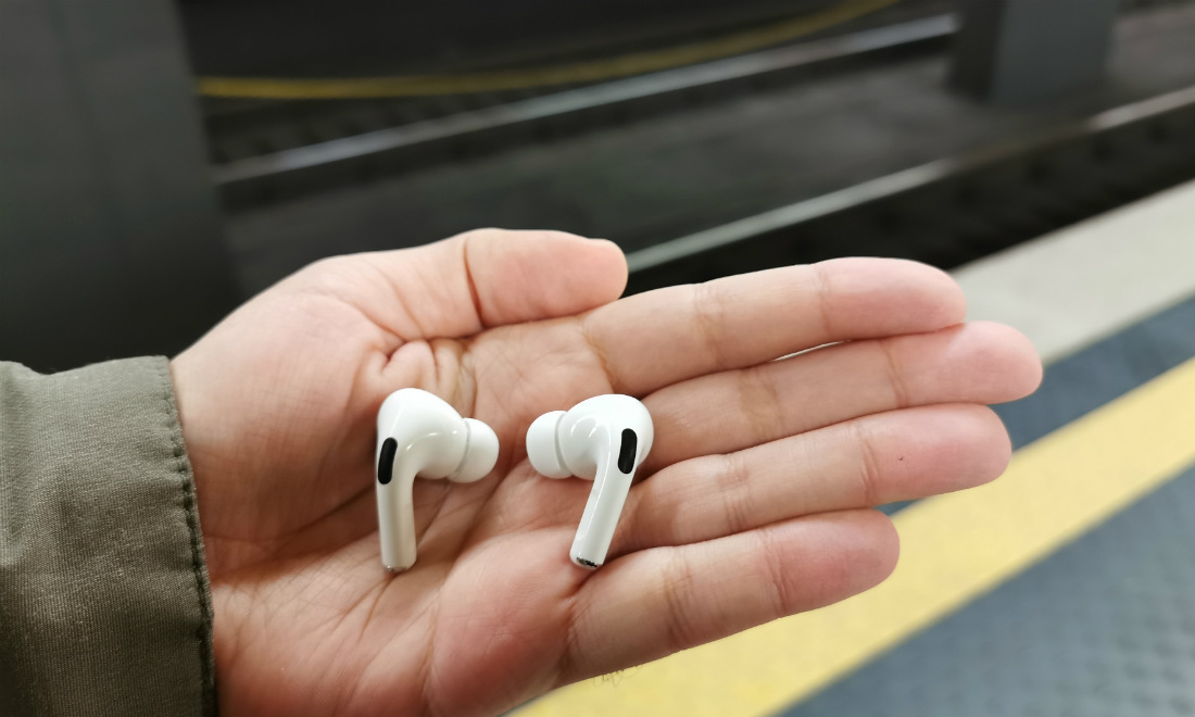 Galleria foto 'AirPods Pro, la nostra prova in metropolitana' - foto 3