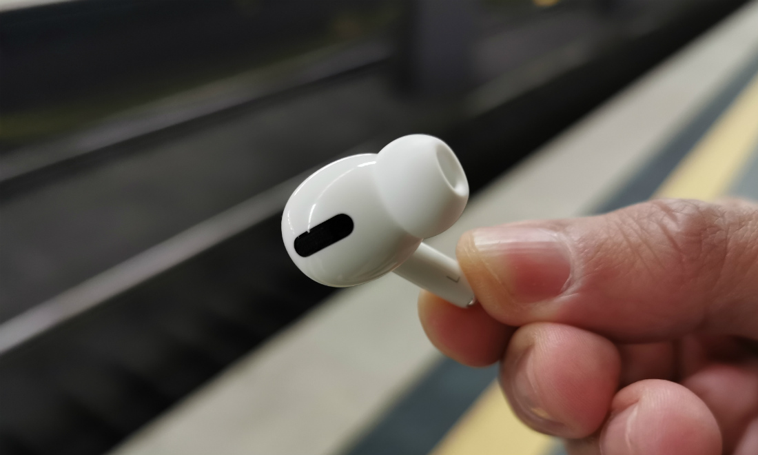 Galleria foto 'AirPods Pro, la nostra prova in metropolitana' - foto 4