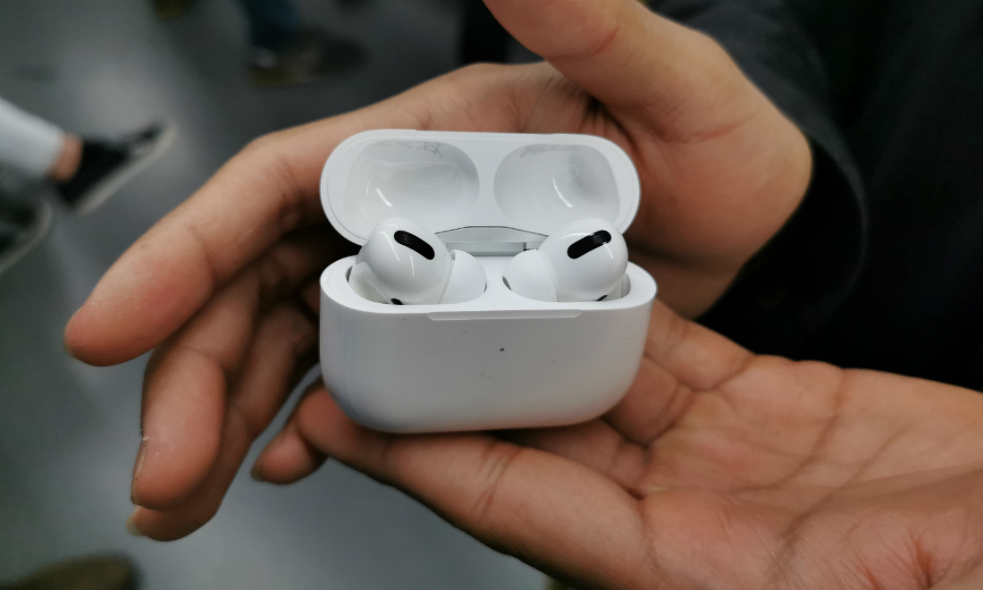 Galleria foto 'AirPods Pro, la nostra prova in metropolitana' - foto 7