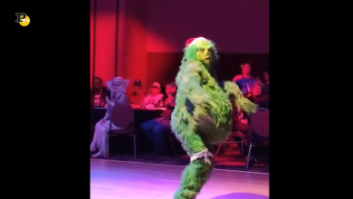 Il ballo di Natale più divertente del momento