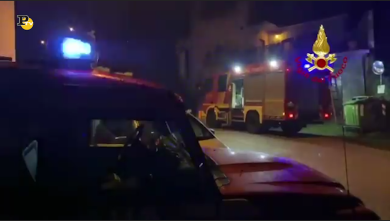 Vigili del Fuoco al lavoro tutta la notte per un incendio nel comasco