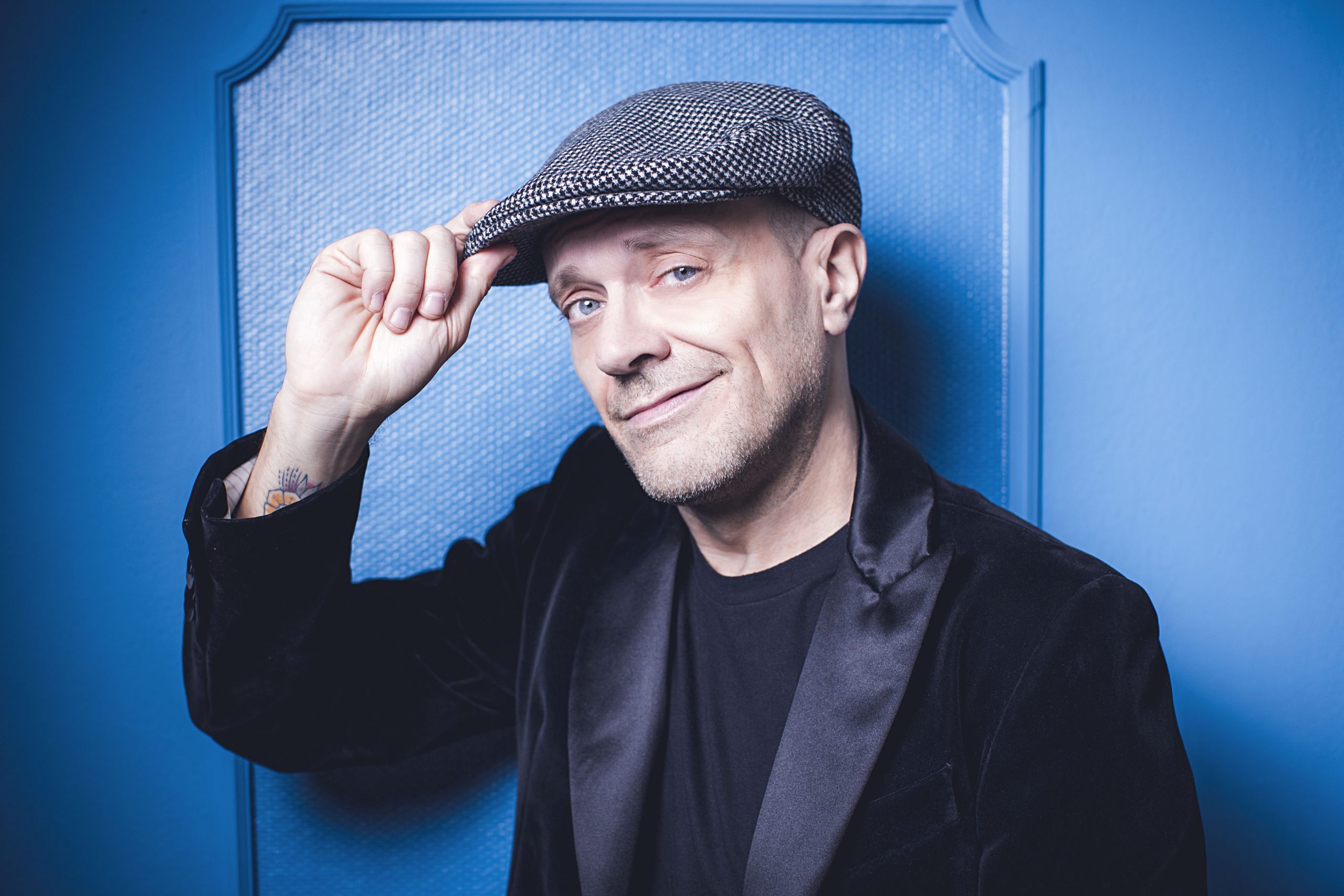 Max Pezzali: il mio lungo incredibile viaggio dagli 883 a San Siro – Intervista