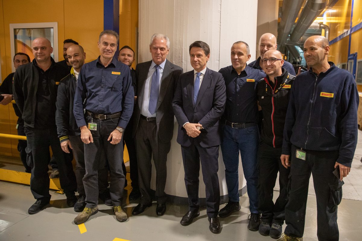 Galleria foto 'Giuseppe Conte visita l’area ricerca e sviluppo dell’Hq Pirelli' - foto 3