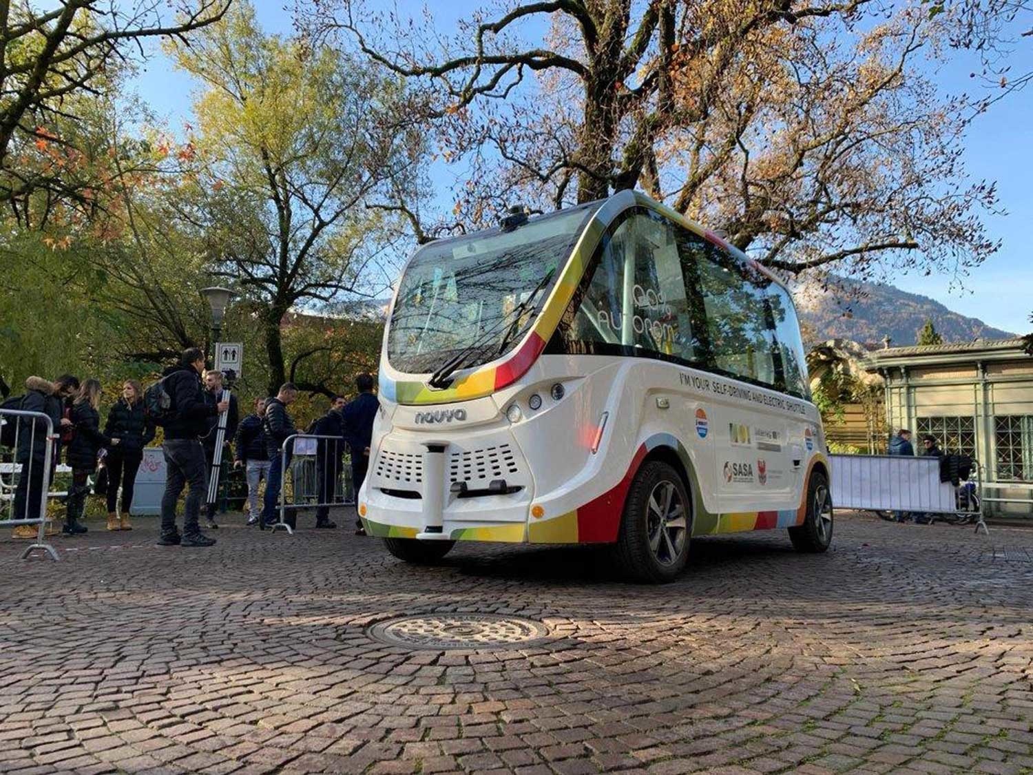 Bus a guida autonoma, oltre all’omologazione, devono prima imparare la strada