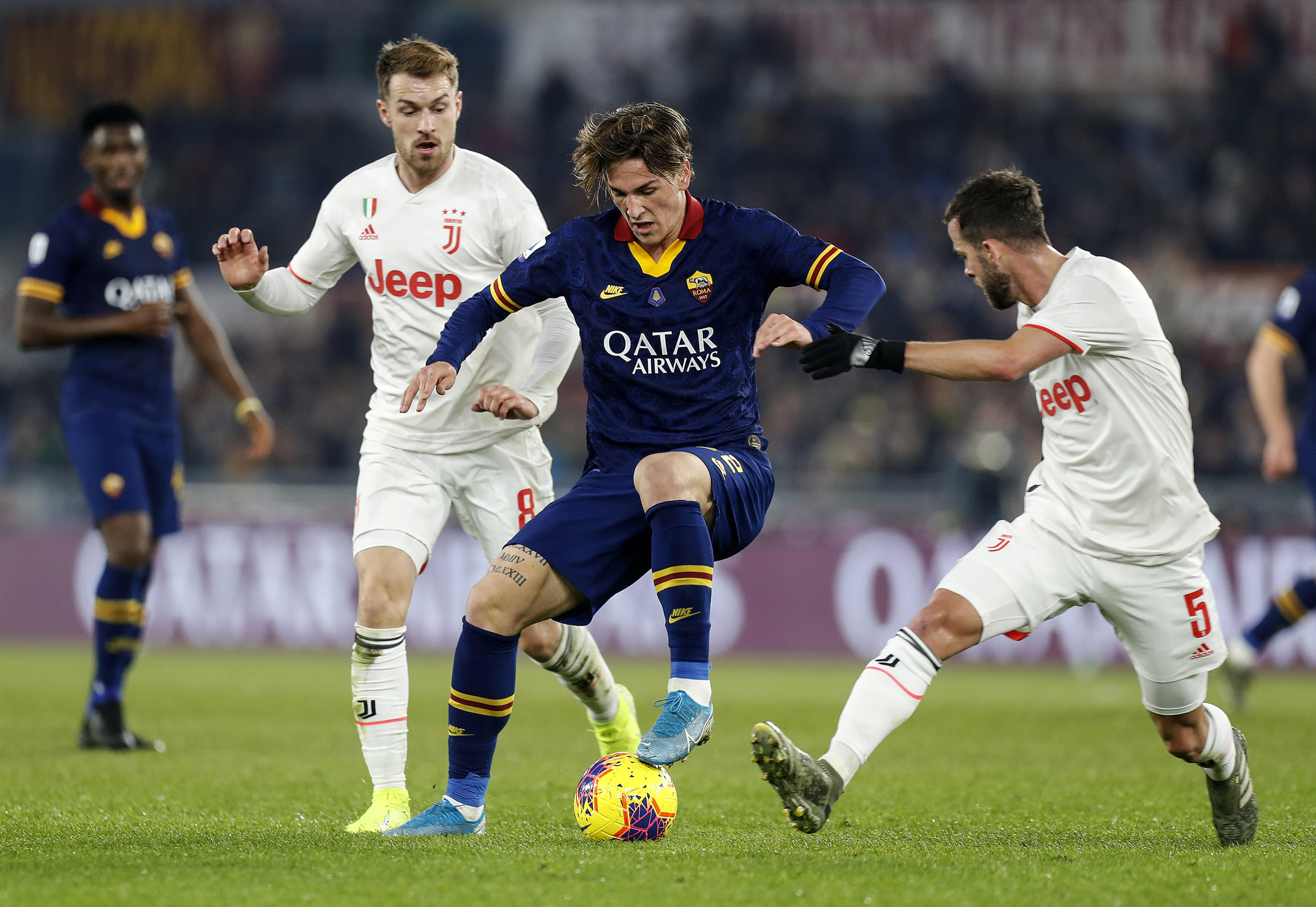 Zaniolo, infortunio al ginocchio e lacrime durante Roma-Juventus