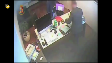 Pagati per fingersi vittime di incidenti a Roma e Napoli