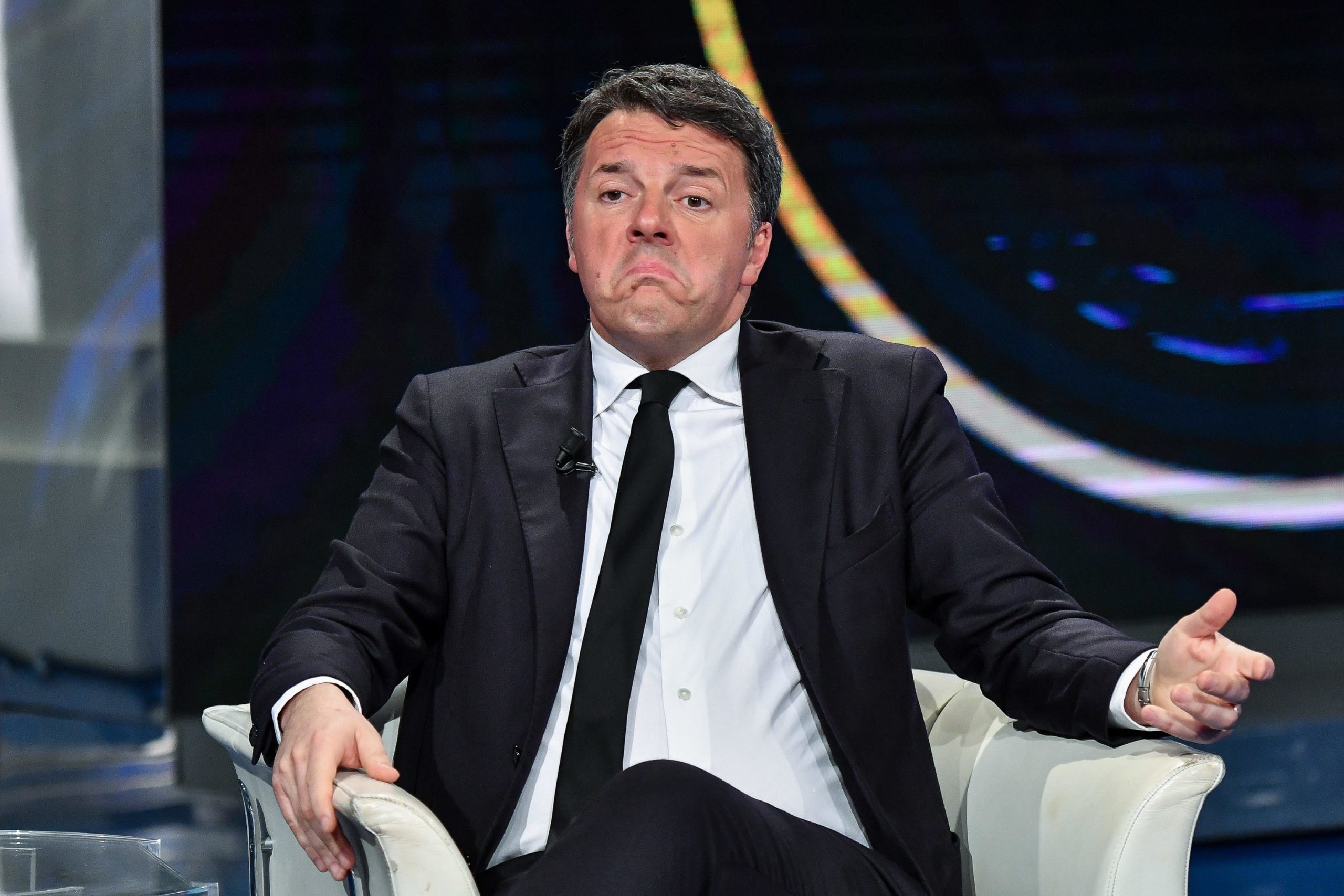 Renzi abbaia e smonta il suo bluff Renzi abbaia e smonta il suo bluff