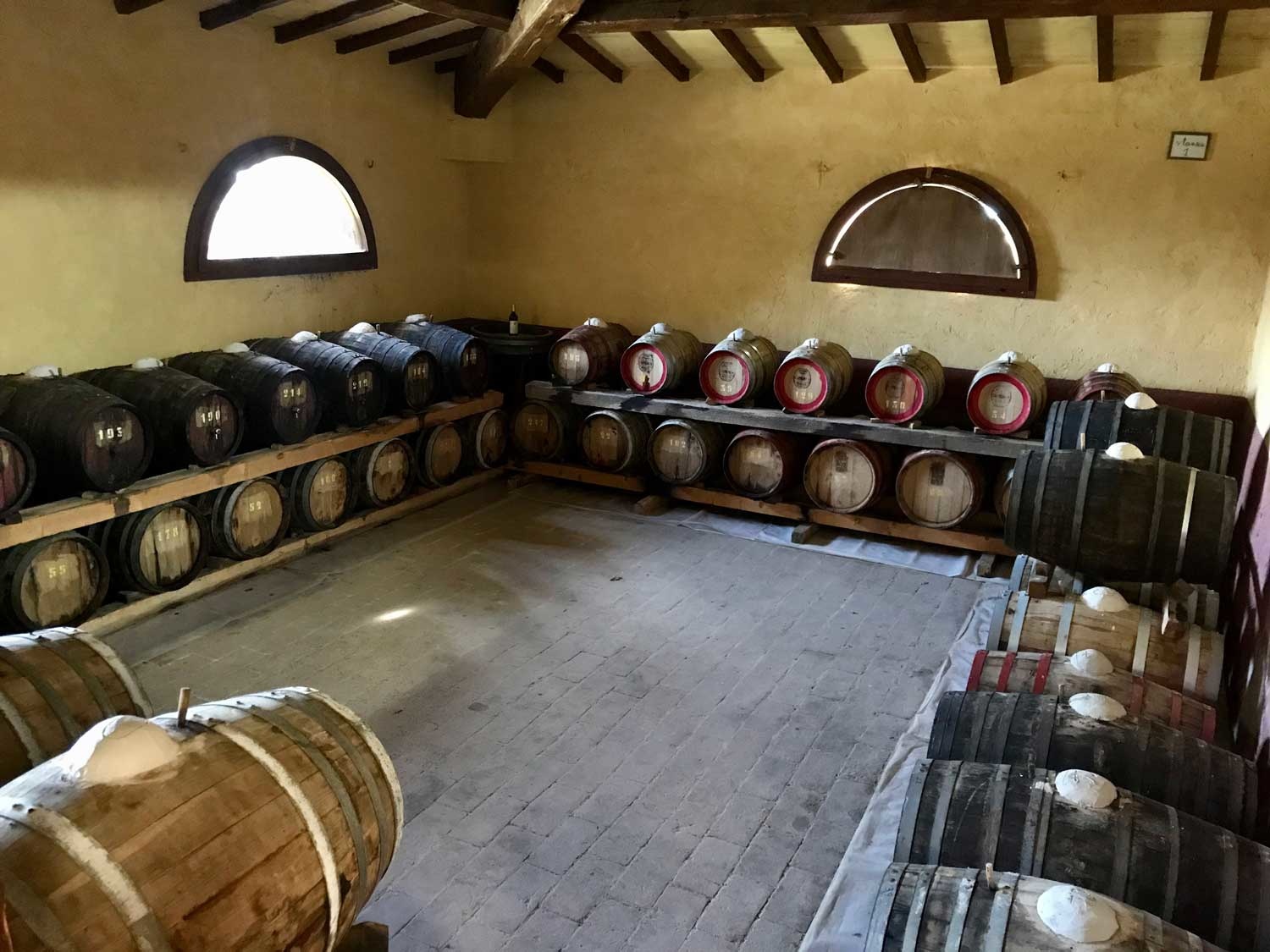Vin Santo, un’eccellenza senese tra storia e cultura Vin Santo, un’eccellenza senese tra storia e cultura