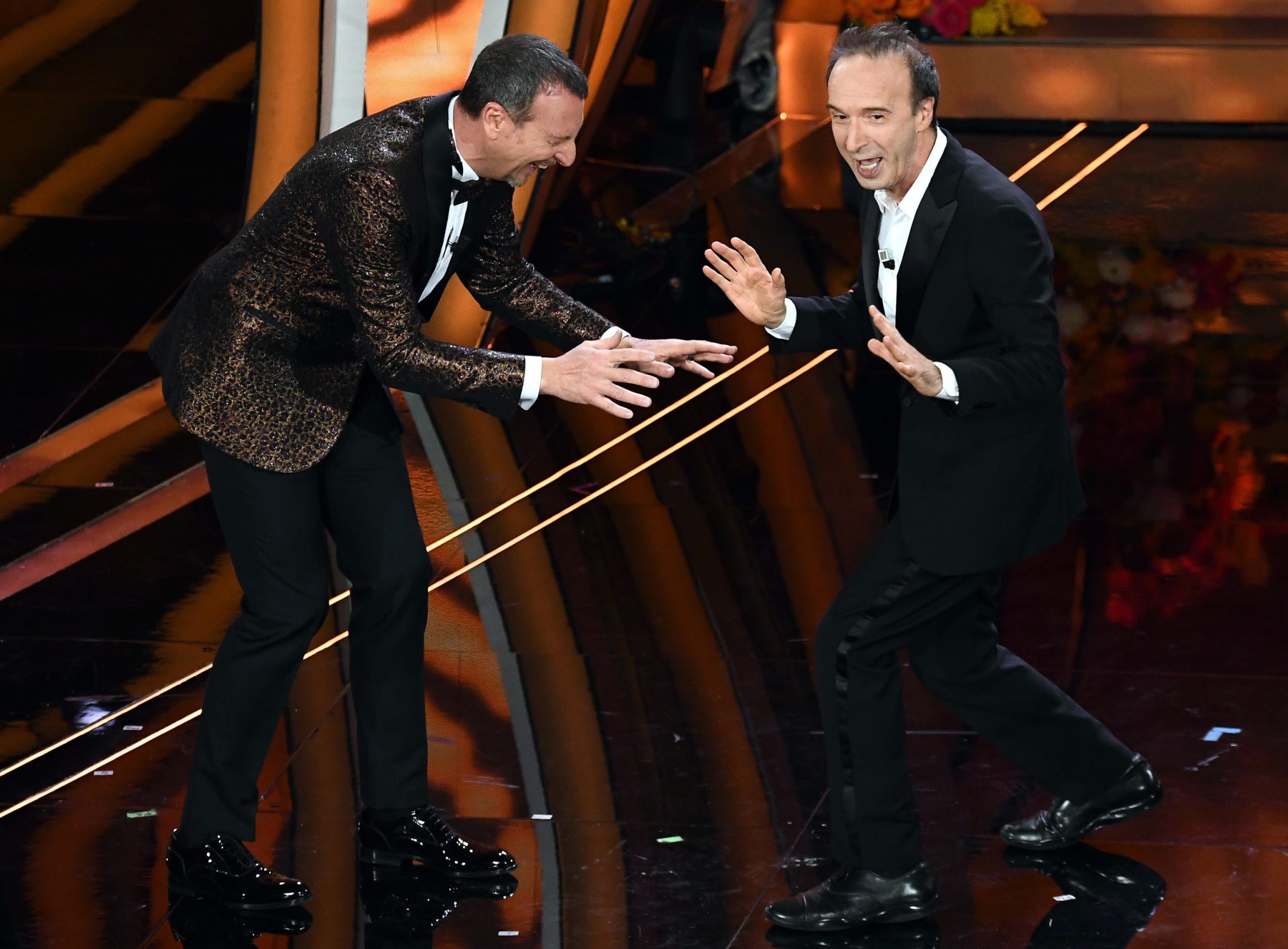 Sanremo 2020: Benigni mattatore all’Ariston, c’è Ronaldo in platea Sanremo 2020: Benigni mattatore all’Ariston, c’è Ronaldo in platea