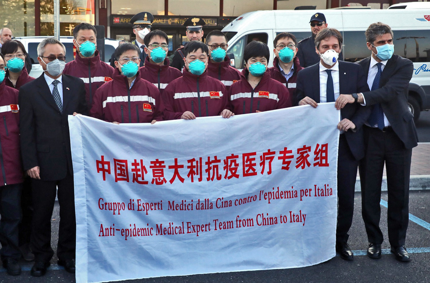 Aiuti: quando il vuoto della leadership occidentale viene riempito da Mosca e Pechino Aiuti: quando il vuoto della leadership occidentale viene riempito da Mosca e Pechino