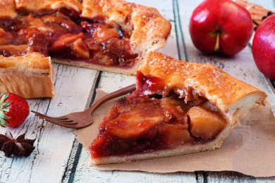 Cuciniamo insieme: torta morbida di mele e fragole