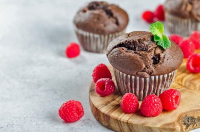 Cuciniamo insieme: tortino al cioccolato con cuore di lampone