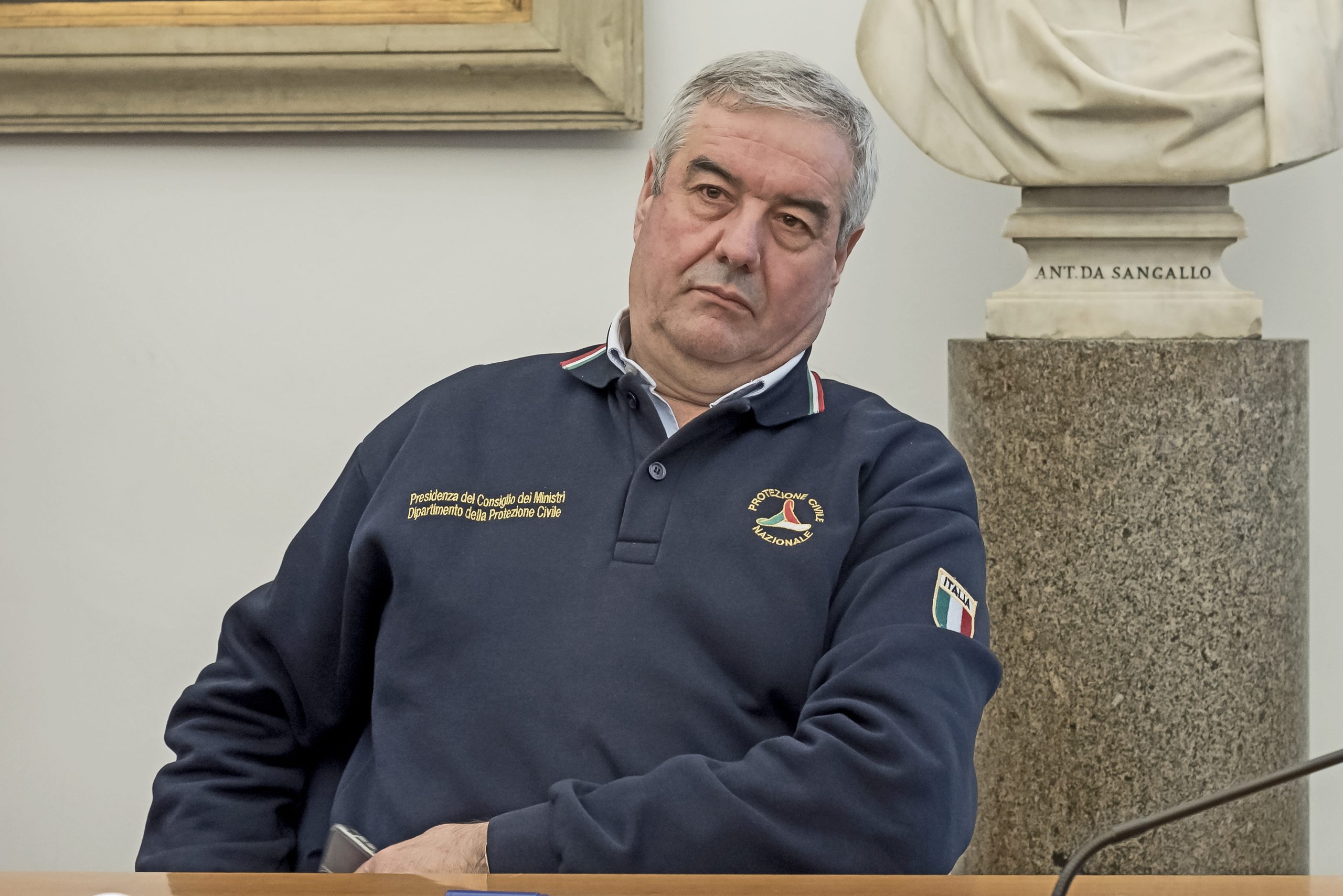 Lo Stato affronta il virus senza armi. Adesso persino Borrelli lo ammette