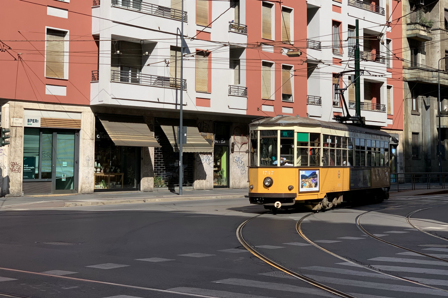 Coronavirus, quanto ancora usiamo i mezzi pubblici città per città