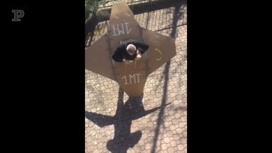 Ecco a voi… il distanziatore anti coronavirus