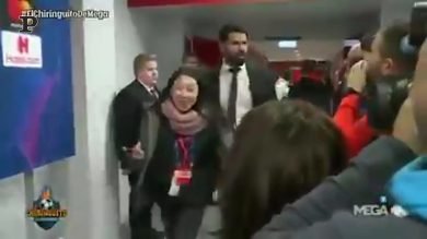 Diego Costa tossisce in faccia ai giornalisti