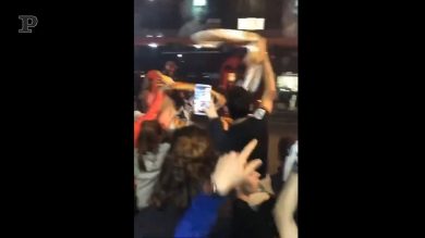 Coronavirus, tifosi folli fuori dal Mestalla Stadium