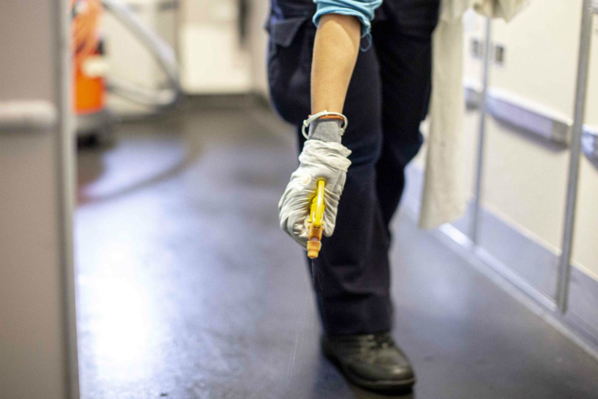 Galleria foto 'Coronavirus, come proteggersi in aereo' - foto 2