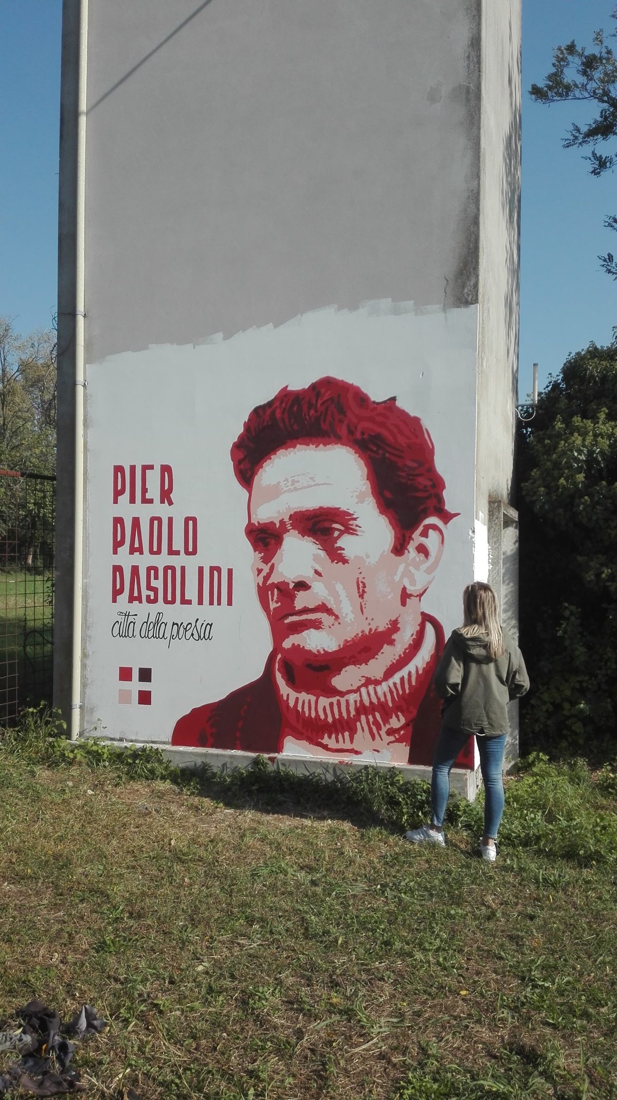 Galleria foto 'Il graffitaro che porta la poesia sulle saracinesche' - foto 7