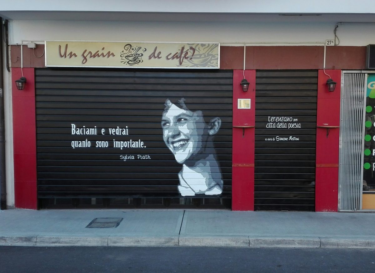 Galleria foto 'Il graffitaro che porta la poesia sulle saracinesche' - foto 6