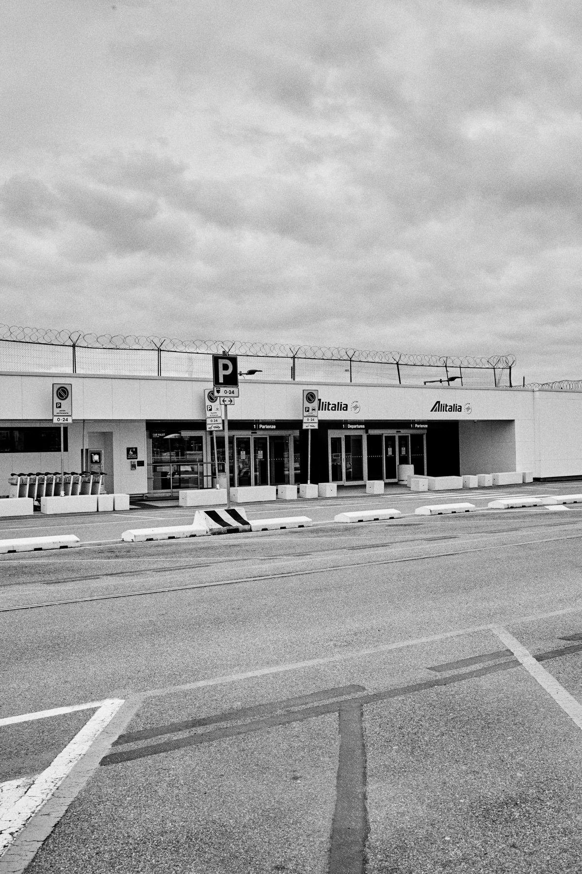 Galleria foto 'Cieli chiusi: il nuovo 11 settembre degli aeroporti' - foto 2