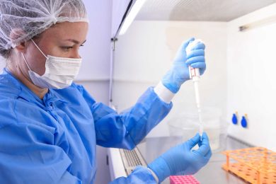 Oxford annuncia: «Il vaccino, sarà pronto in autunno»