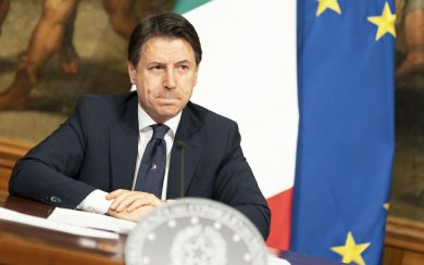 Perché Conte più sbaglia e più piace