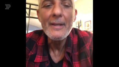 Fiorello: «Noi sessantenni siamo come i panda, restiamo a casa»