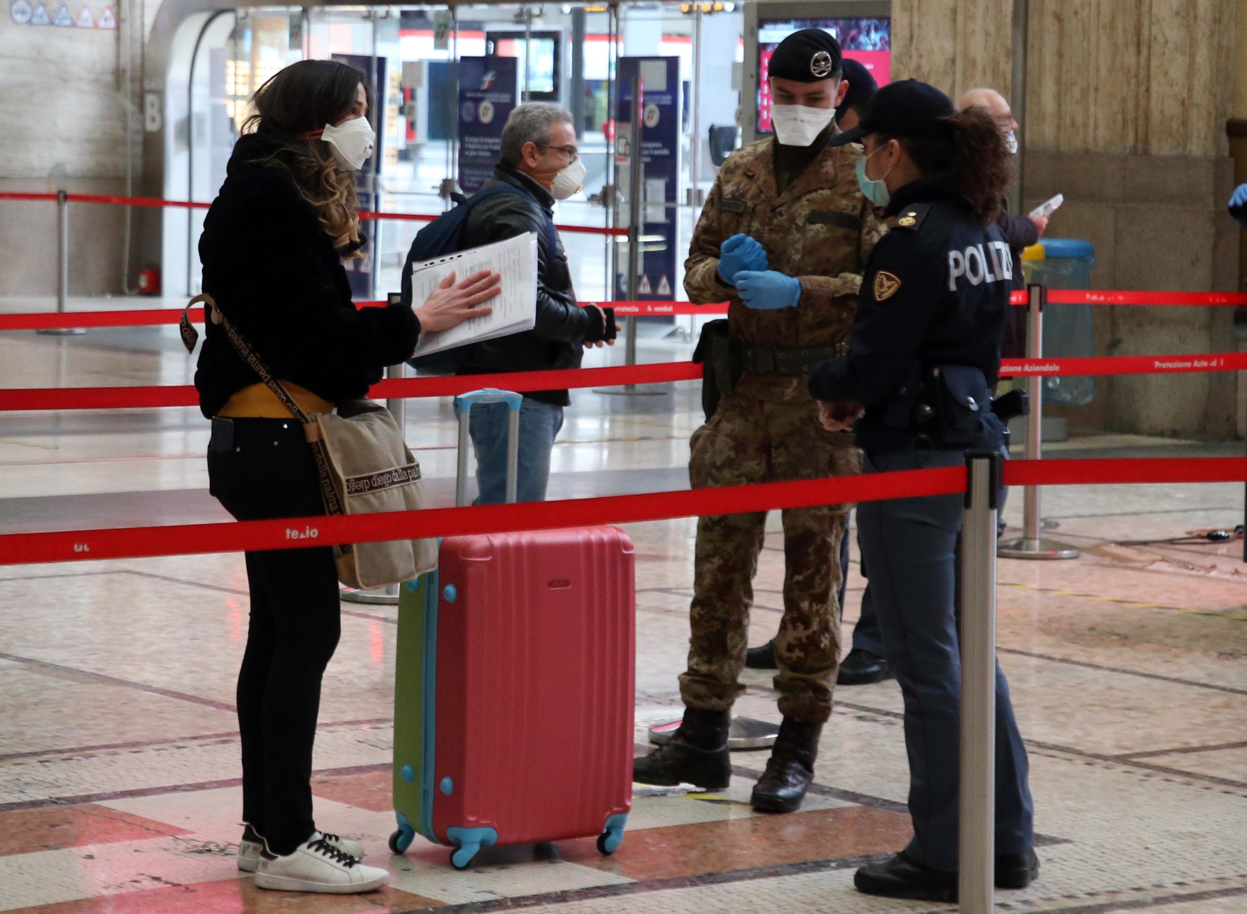 Il governo ci vuol far dividere fra ricchi e poveri Il governo ci vuol far dividere fra ricchi e poveri
