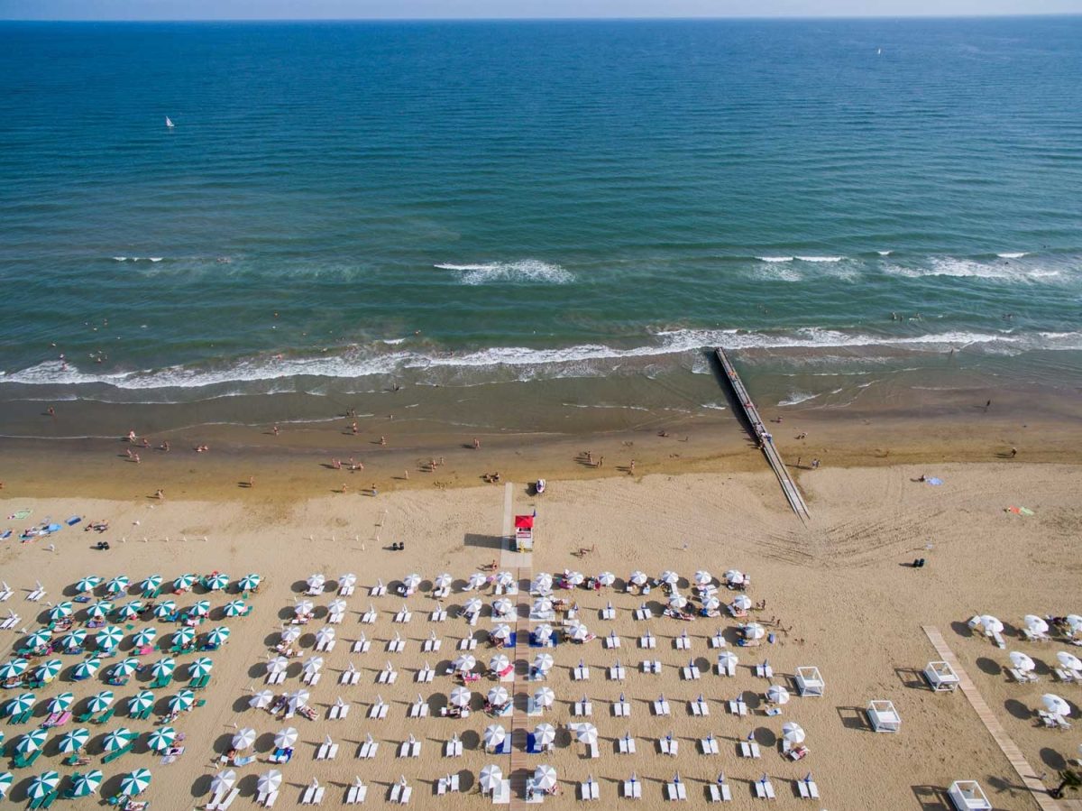 Galleria foto 'Le spiagge del Veneto estate 2020. Voglia di ripartire ma servono risposte dal Governo' - foto 6