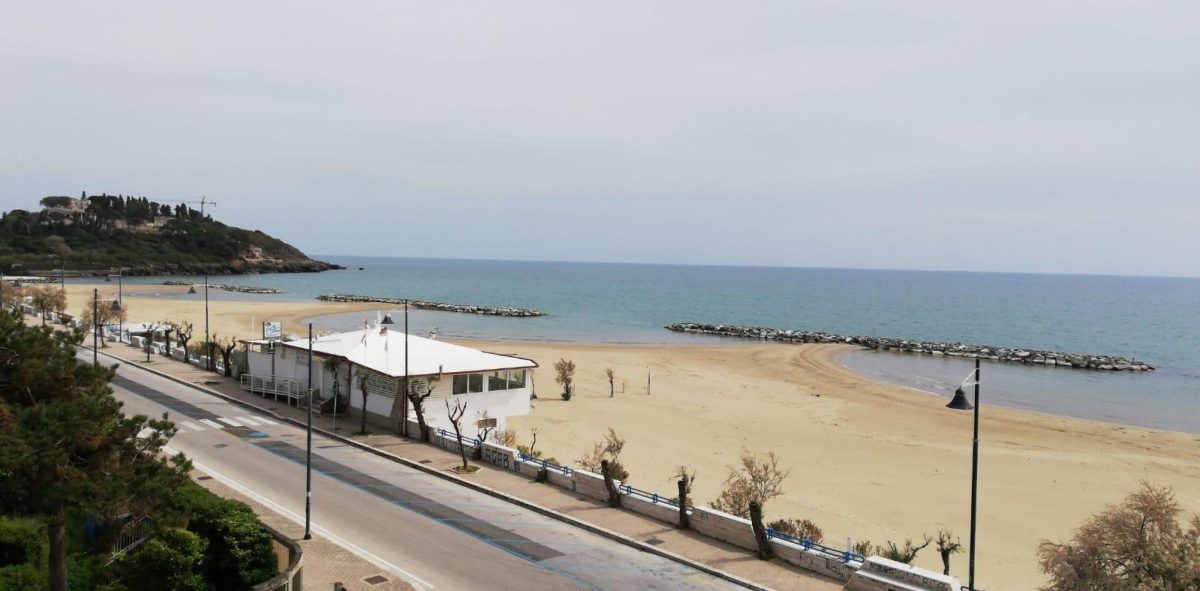 Galleria foto 'Gli effetti devastanti della politica dei rinvii su turismo e industria' - foto 4