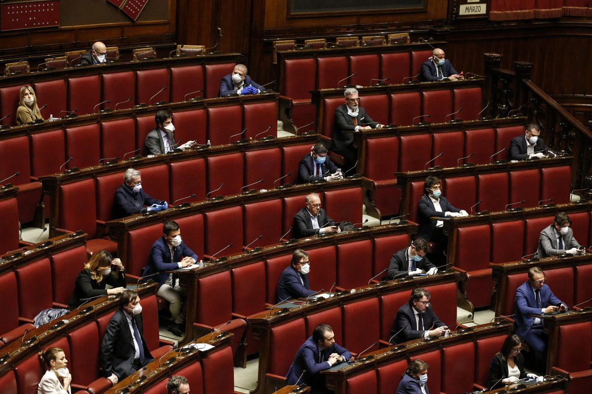 Galleria foto 'Gli effetti devastanti della politica dei rinvii su turismo e industria' - foto 3