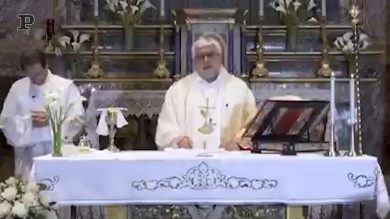 Conad Virus, la gaffe del prete a messa