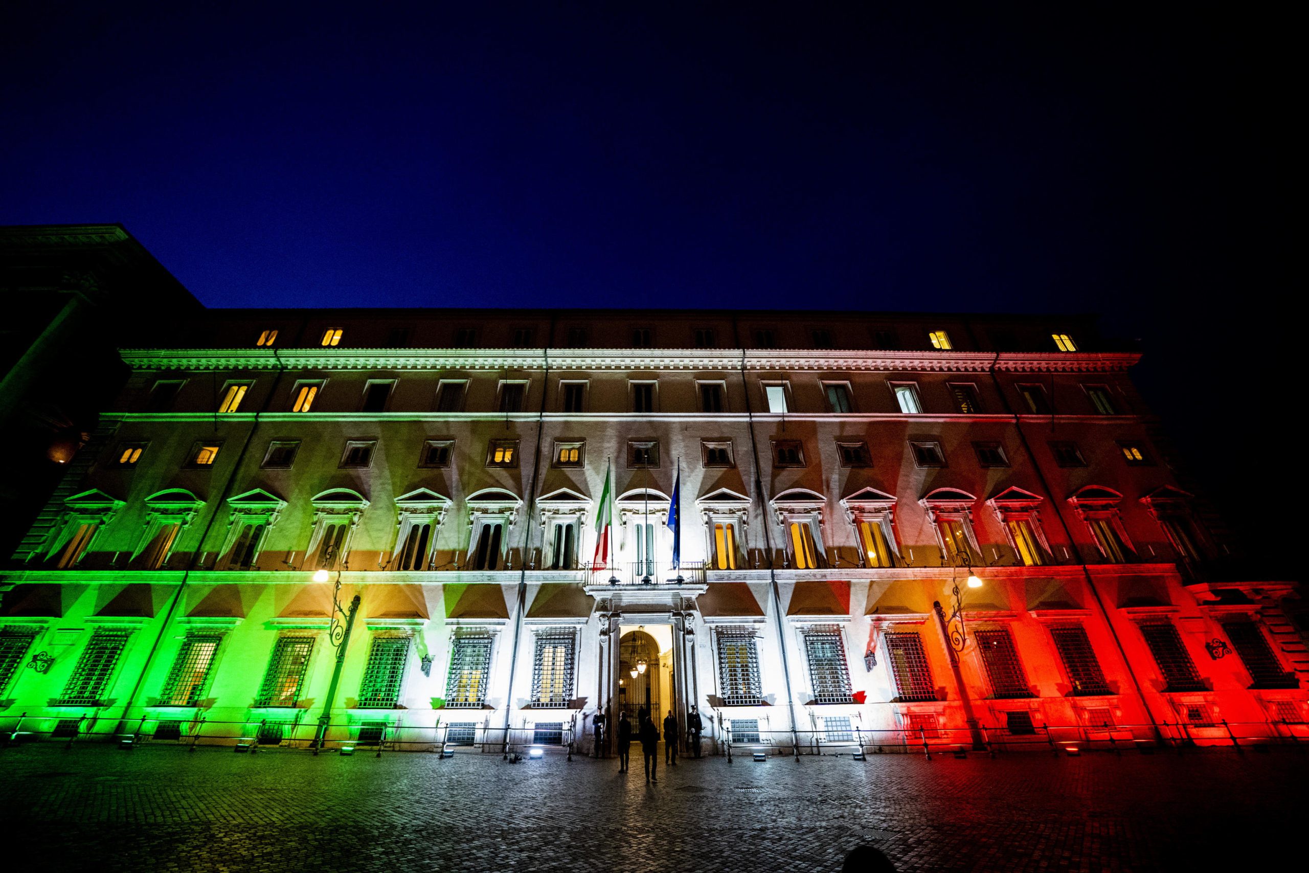 Affogati nella burocrazia Affogati nella burocrazia