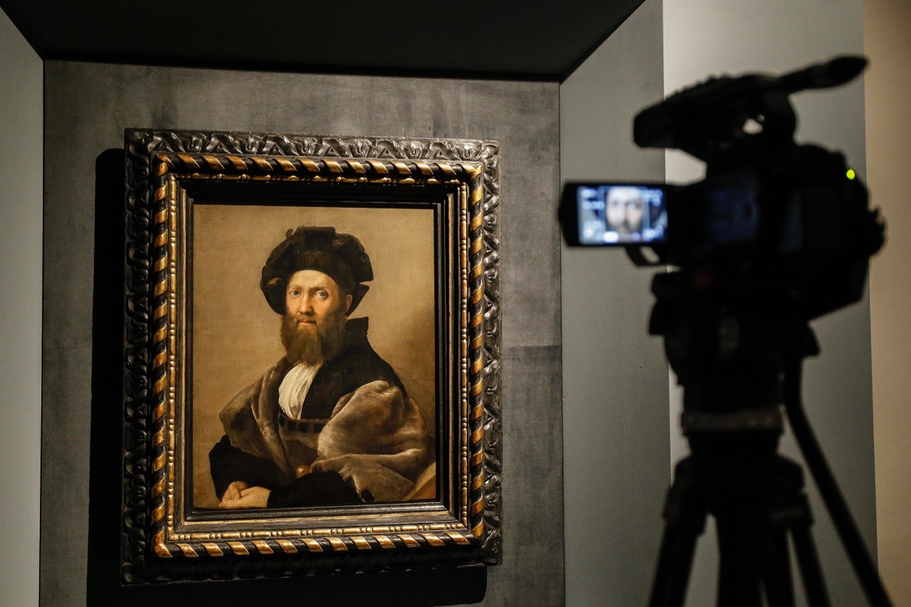 Cinquecentenario Raffaello: il ritratto come specchio dell’anima Cinquecentenario Raffaello: il ritratto come specchio dell’anima