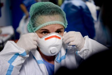 «Mi hanno tolto i figli perché sono infermiera, a rischio Coronavirus»