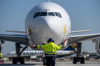 Boeing riparte, prima per la Difesa, poi con gli aerei civili