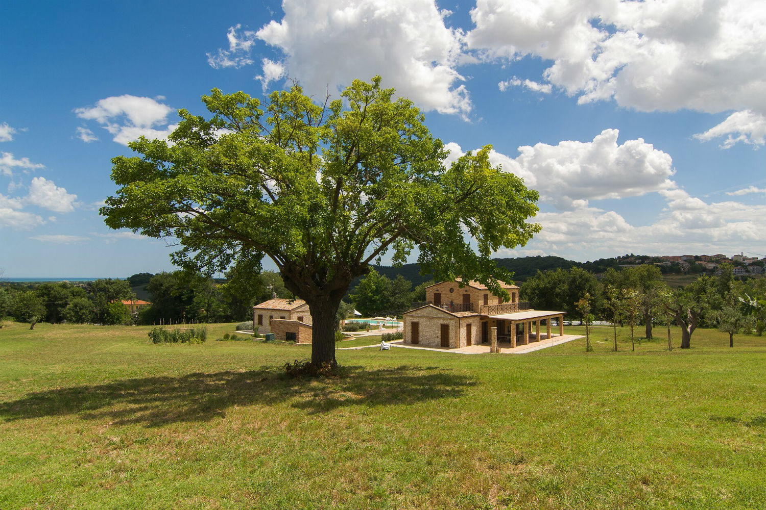 (R)estate in casa. Idee per il distanziamento sociale in vacanza (R)estate in casa. Idee per il distanziamento sociale in vacanza