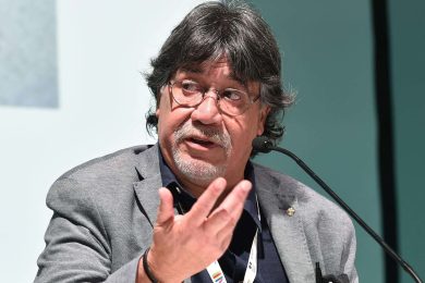 Luis Sepúlveda morto per Coronavirus: 5 libri (e 1 film) per ricordarlo