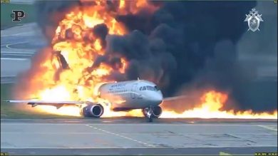 Il nuovo video choc dell’aereo in fiamme a Mosca, il 5 maggio 2019