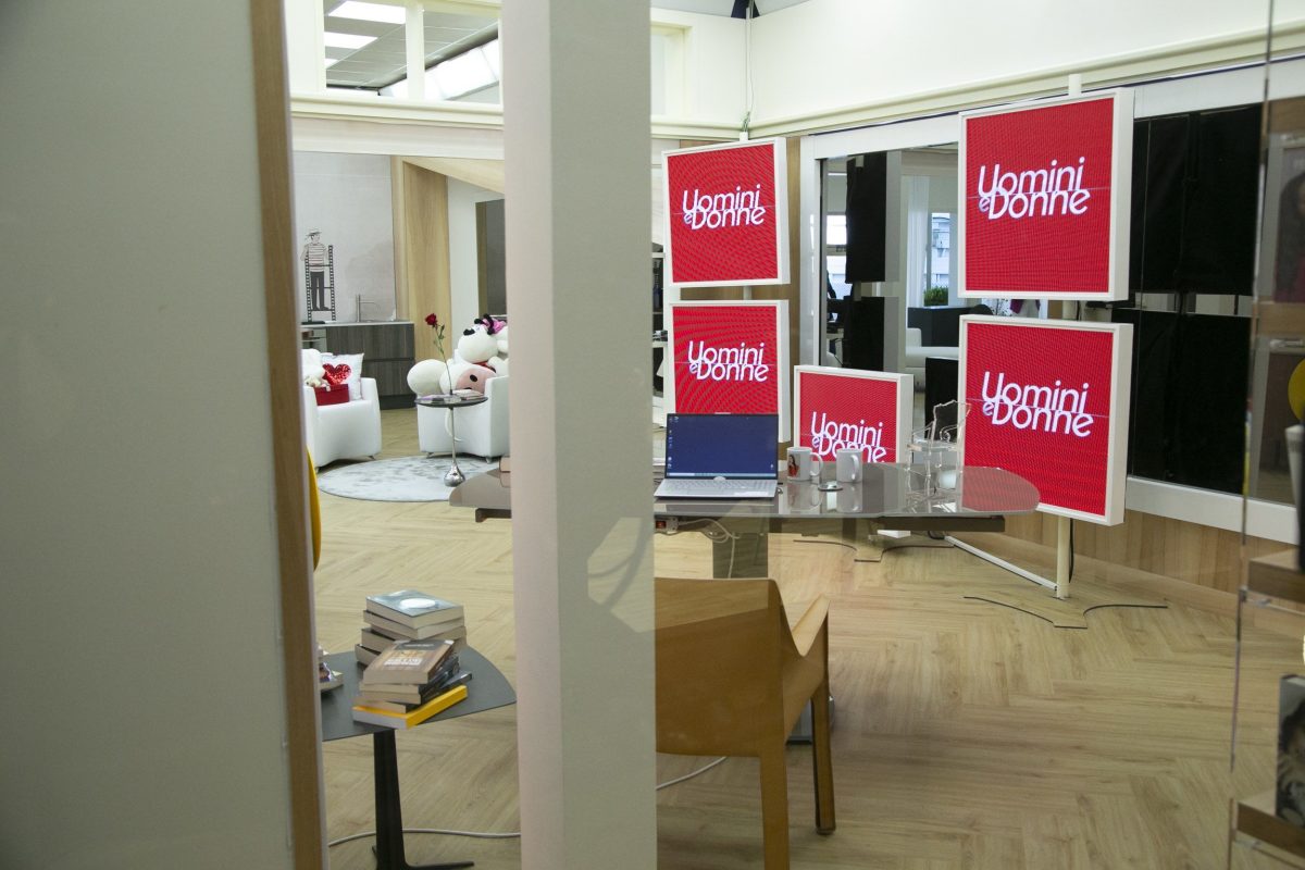 Galleria foto 'Uomini e Donne: come sarà la nuova versione del people show' - foto 8